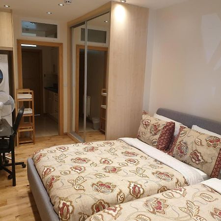 London Luxury Apartments 1Min Walk From Underground, With Free Parking Free Wifi Luaran gambar